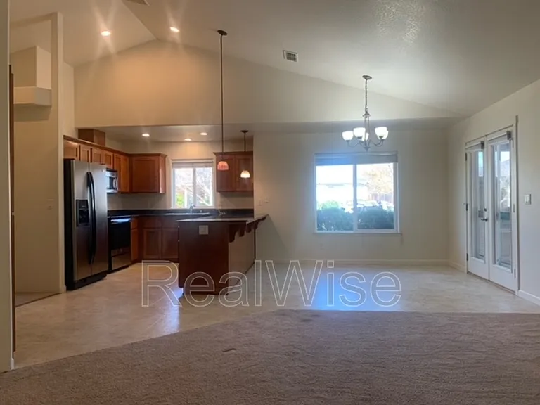 1188 SW Derek Ln — Photo 3