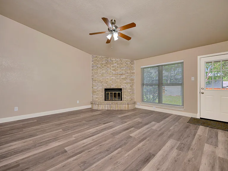 4729 Oarlock Dr — Photo 3