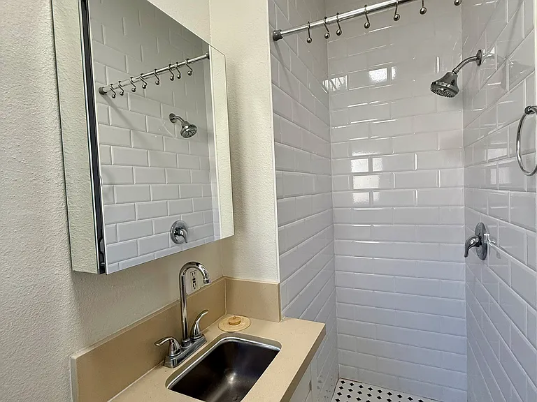 Marengo Apartments — Photo 10