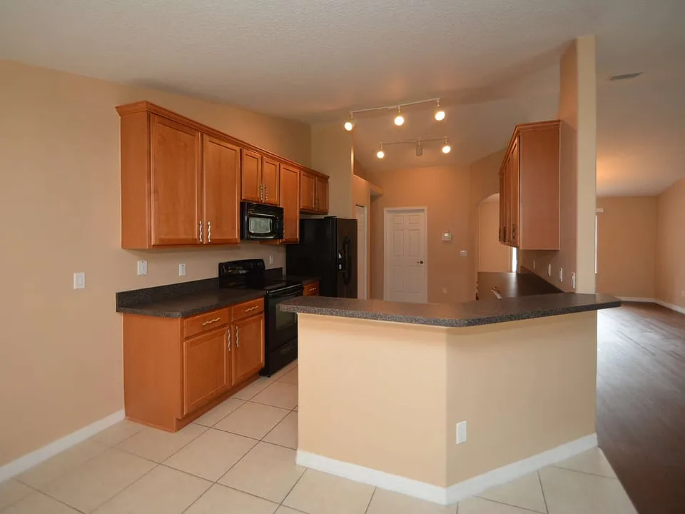 27 Porcupine Dr