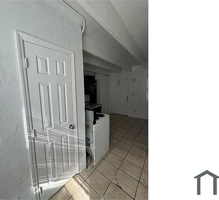845 SW 6th St #3 — Photo 5