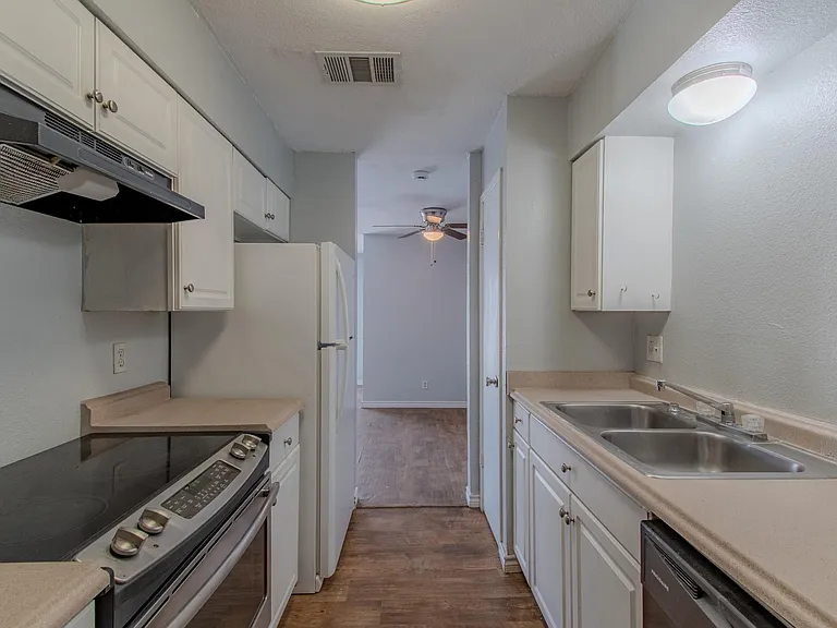 100 Uhland Rd #3 — Photo 13
