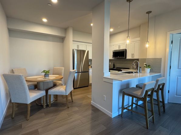 1230 Confluence Way SE #201