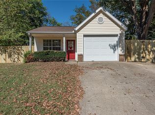 3206 W Oakfield St, Fayetteville, AR 72704