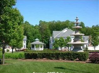 4 Billingsgate Dr, Simsbury, CT 06070