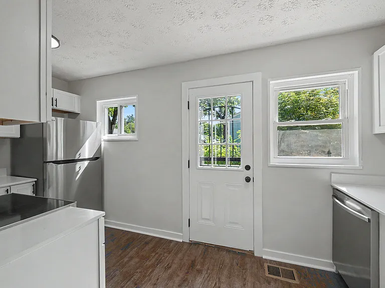 4460 Curundu Ave — Photo 7
