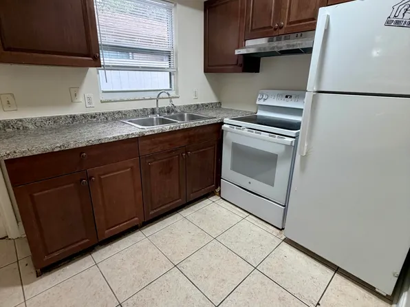 3744 135th Ave APT A, Largo, FL 33771
