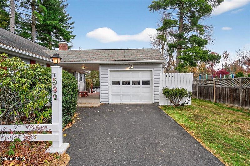 4th image of 532 Wayne Place