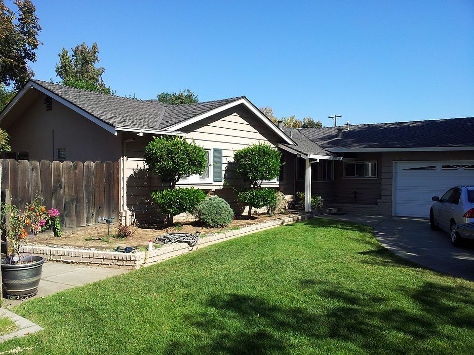 1st image of 1913 W Benjamin Holt Dr