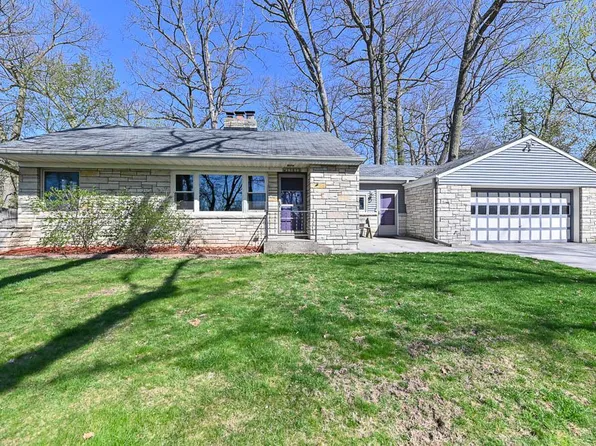 11610 West Mount Vernon AVENUE, Wauwatosa, WI 53226