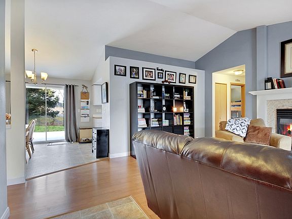 5th image of 12208 200th Avenue Ct E