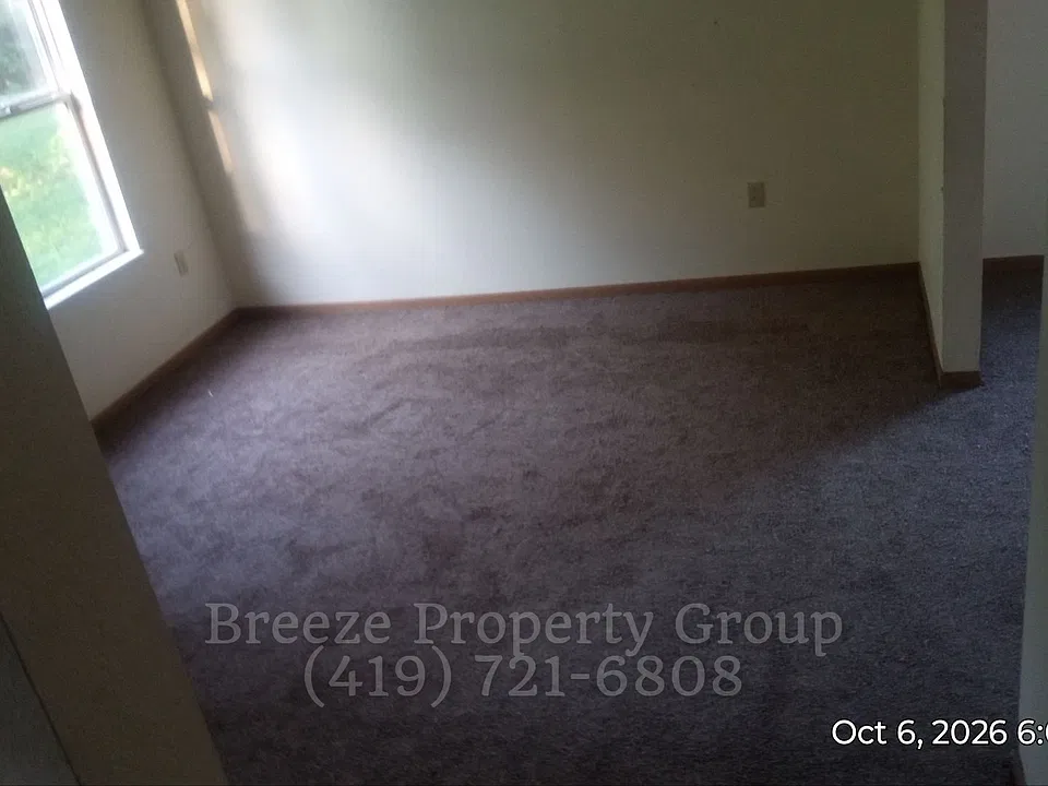 1327 N Michigan St