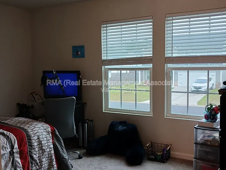 141 Catalpa Rd — Photo 19