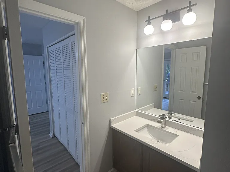 1016 Huntington Trce SE — Photo 20
