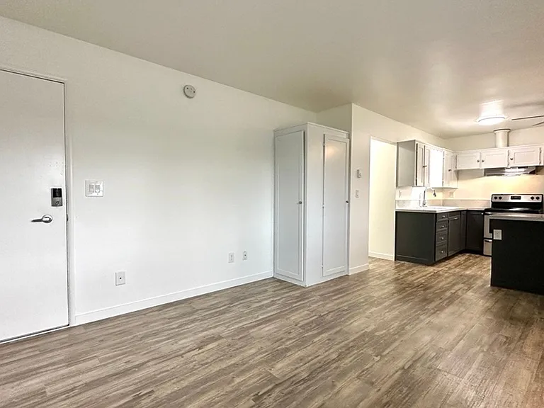 J3 Apartments — Photo 27