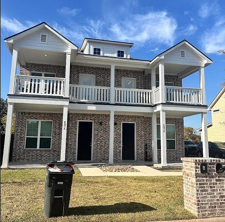 5 bed, 4032 sqft, $4,375 — Photo 2