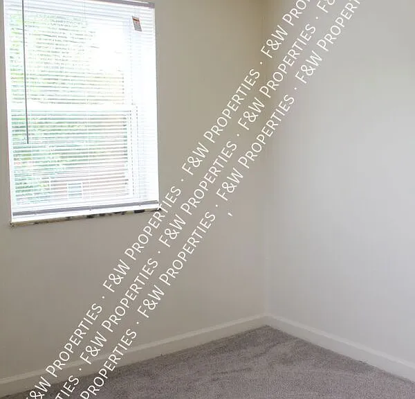 1738I E Long St — Photo 24