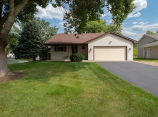 1608 Rio Loma Dr, Burnsville, MN 55337