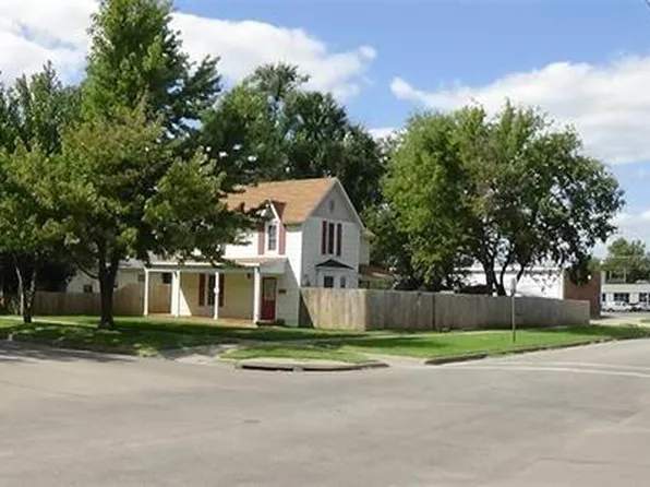 506 N Webster St, Junction City, KS 66441