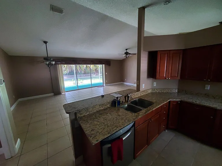 3236 Crystal Lakes Ct — Photo 15