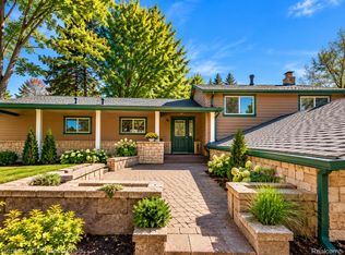 8380 Pine Knob Rd, Clarkston, MI 48348