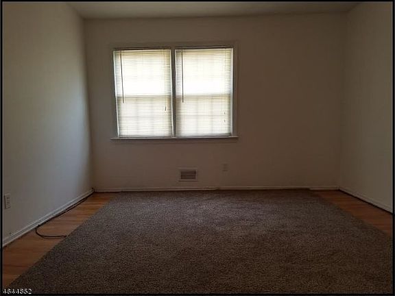 5th image of 7 Dartmouth Ave APT 3B