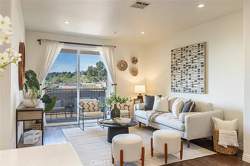 360 Avenue 26 Photo 1