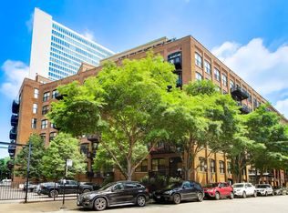 520 W Huron St APT 704, Chicago, IL 60654