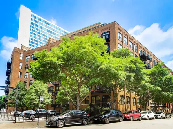 520 W Huron St APT 704, Chicago, IL 60654