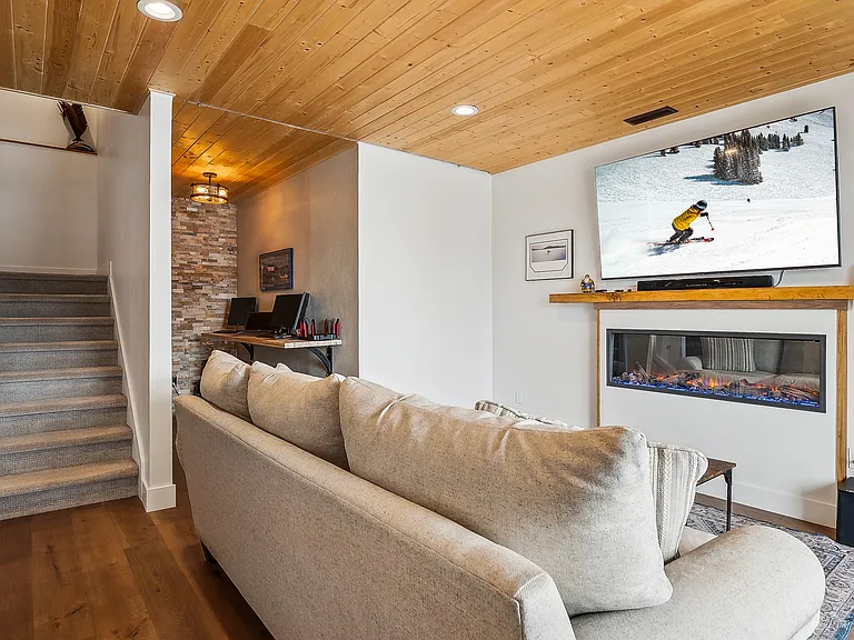 11921 N Shoreline Dr — Photo 30