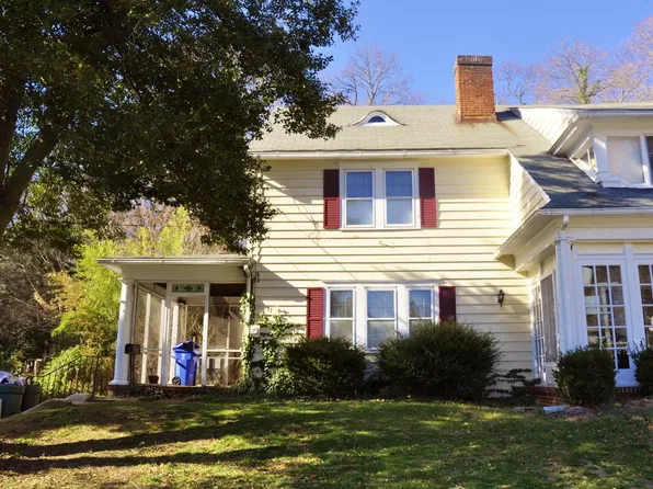 31 Hillside Rd, Mount Holly, NJ 08060