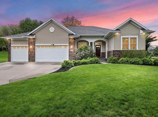 1506 Brown Deer Rd, Coralville, IA 52241