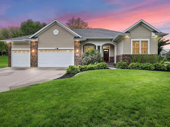 1506 Brown Deer Rd, Coralville, IA 52241