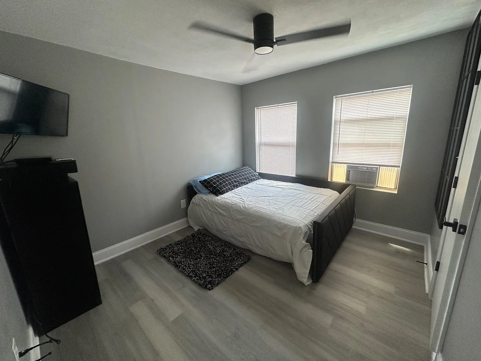 3 bed, 1.5 bath, 1600 sqft, $789 — Photo 1