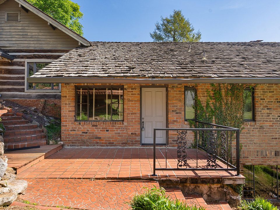 52nd image of 2910 Crest Terrace Dr