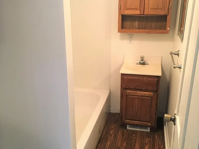 124 Cottage St — Photo 5