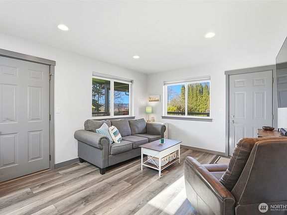 4th image of 8114 Riverview Road