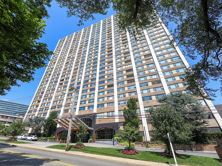 250 Gorge Rd #29E — Photo 43