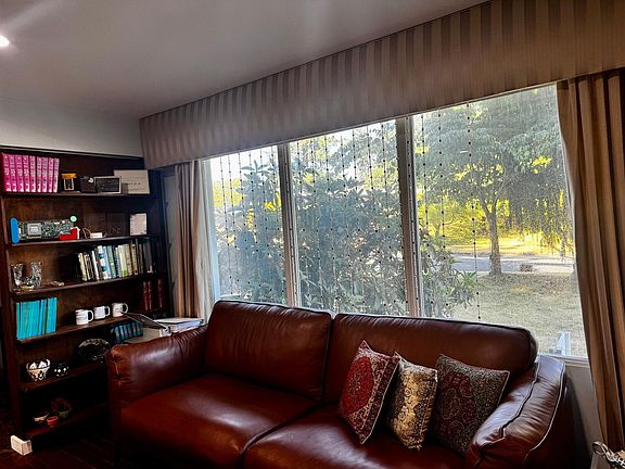 5th image of 217 165th Ave NE