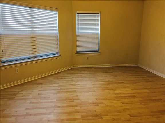 3rd image of 14756 Snowshill Dr