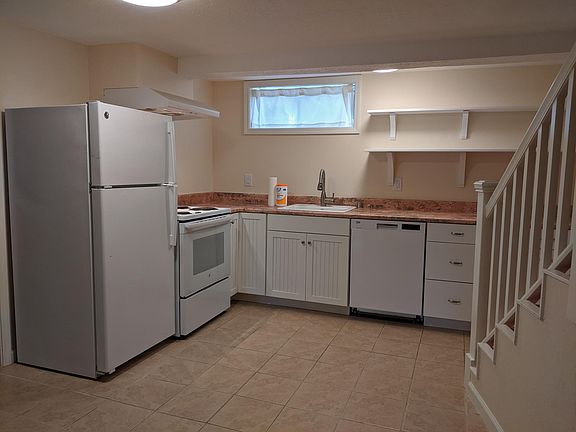Farmhouse kitchen (newly remodeled)