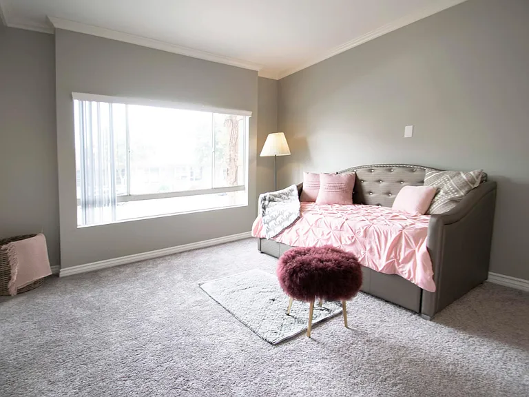 Golden Oaks Apartments — Photo 10
