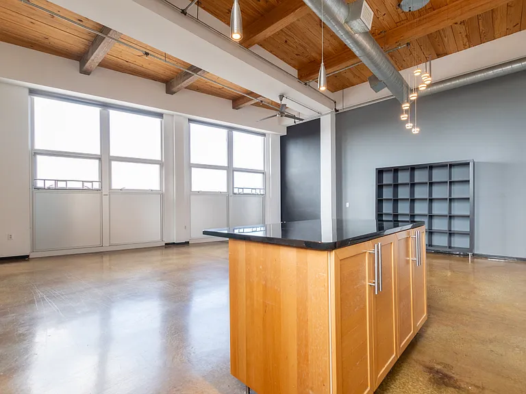 118 Holmes St #405 — Photo 5
