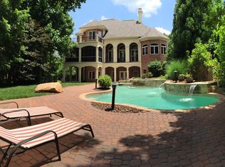 2833 Mount Isle Harbor Dr, Charlotte, NC 28214