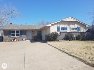 105 SW 10th St, Moore, OK 73160