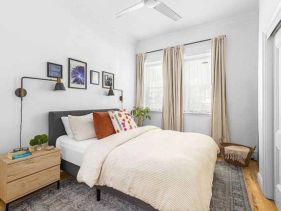 5th image of 260 18th St APT 1