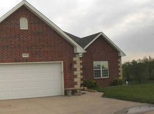 11820 Hubbard Rd, Kansas City, KS 66109