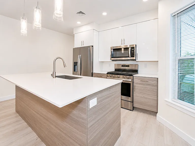 3 Evergreen Ave #2 — Photo 4