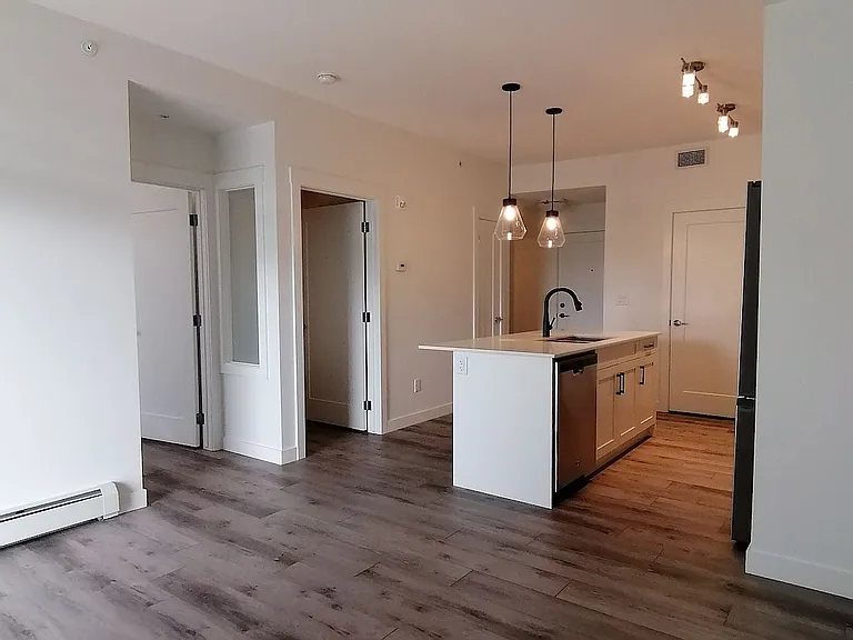 400 Auburn Meadows Cmn SE #406 — Photo 1