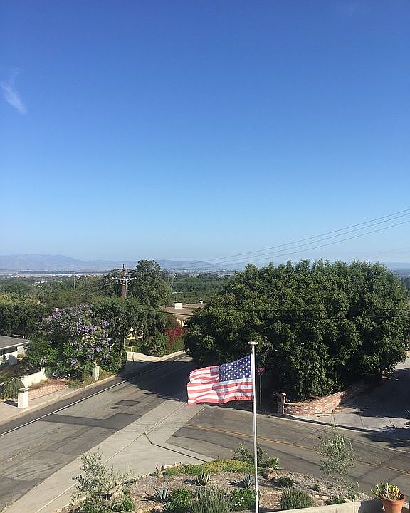 1st image of 560 Via Ondulando
